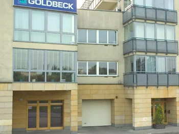 Elegancki kameralny biurowiec o powierzchni 910 m² przy ul. Emaus 5 w Krakowie