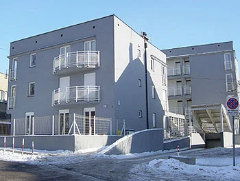 Nowoczesny budynek mieszkalny z podziemnym garażem przy ul. Oboźnej w centrum Krakowa